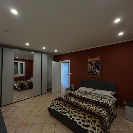 Spazioso Appartamento Vicino A Tutto Tortona Ngoại thất bức ảnh